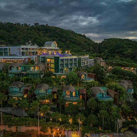 Crest Resort&Pool Villas Patong Esterno foto The Village at Blue Water