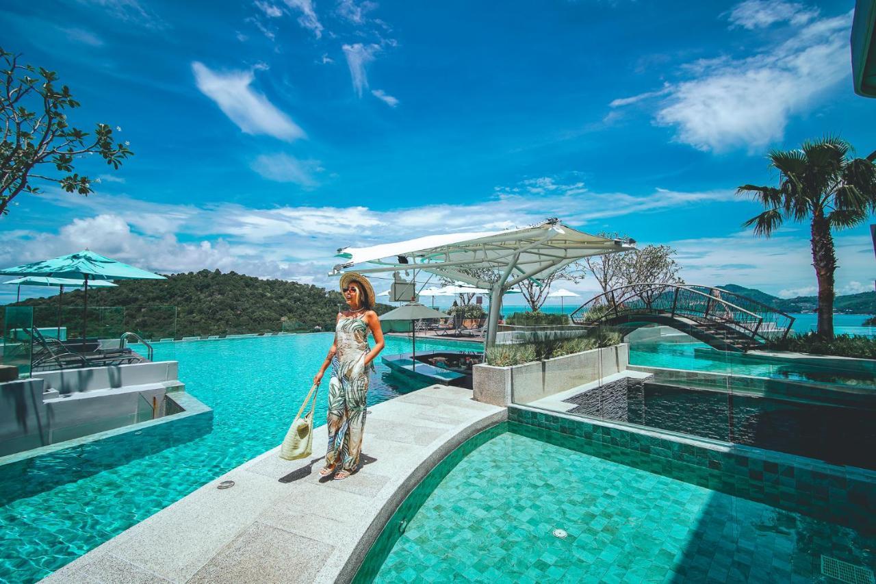 Crest Resort&Pool Villas Patong Esterno foto The swimming pool at the resort