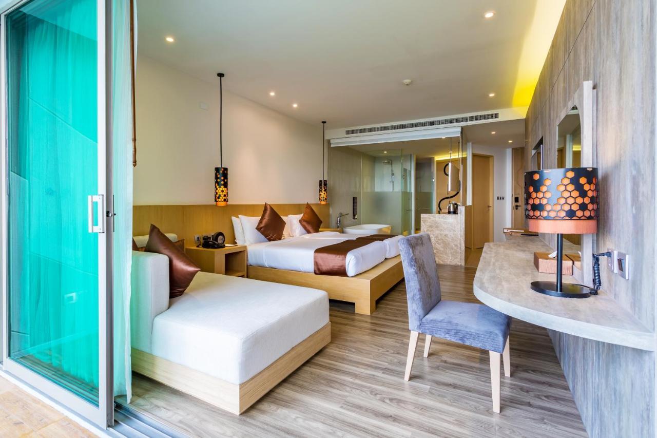 Crest Resort&Pool Villas Patong Esterno foto Deluxe Pool Access