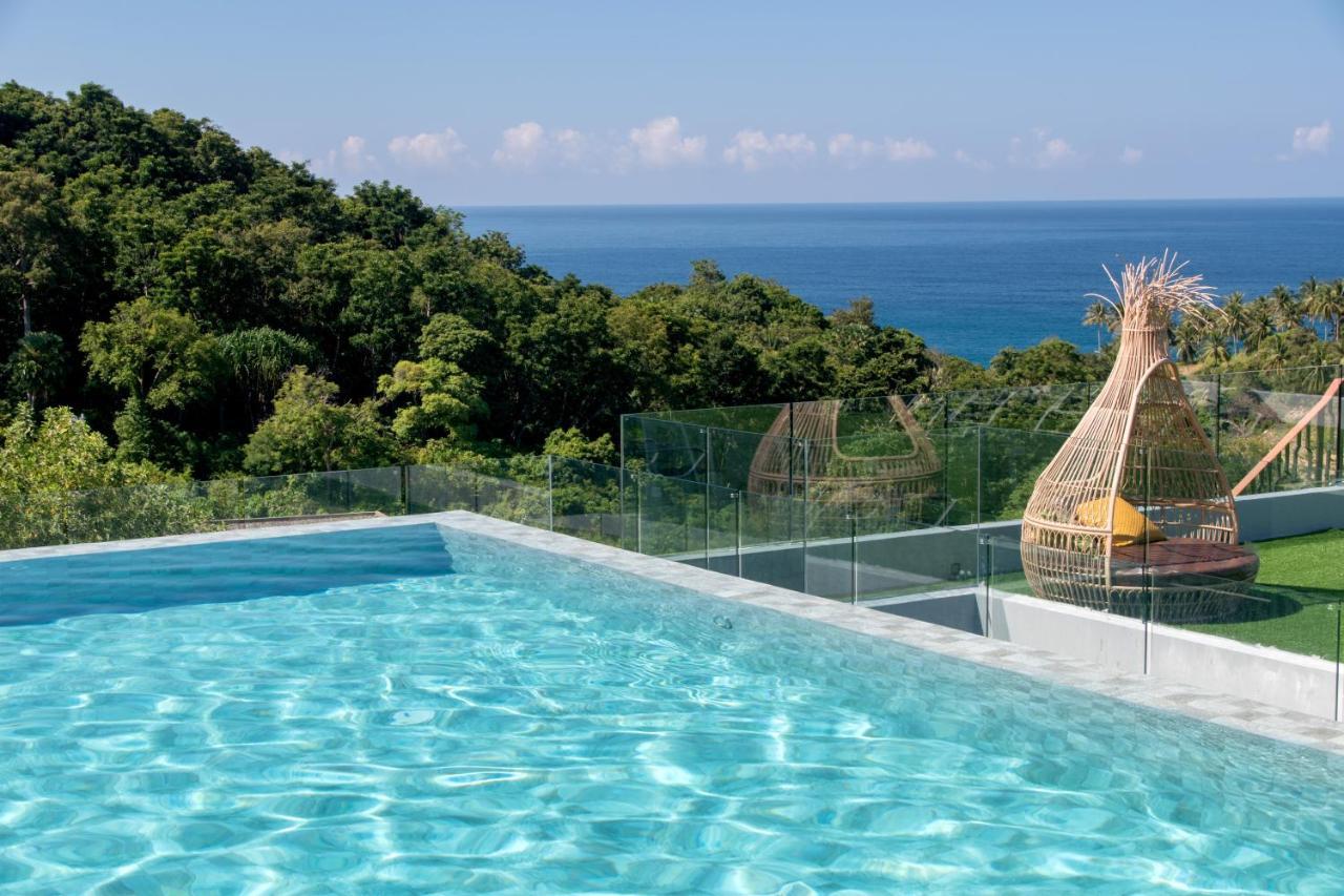 Crest Resort&Pool Villas Patong Esterno foto Infinity pool