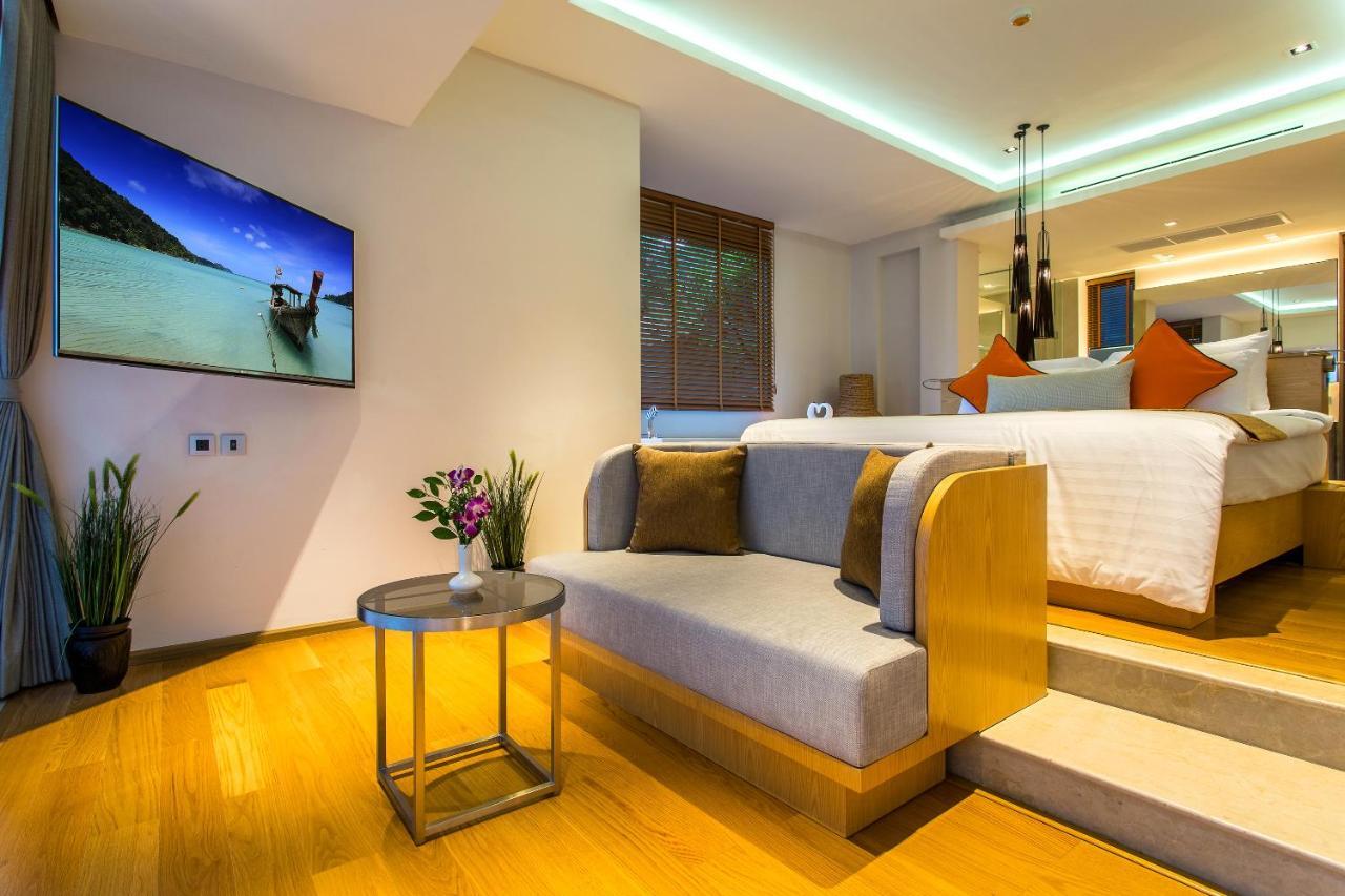 Crest Resort&Pool Villas Patong Esterno foto Deluxe Suite