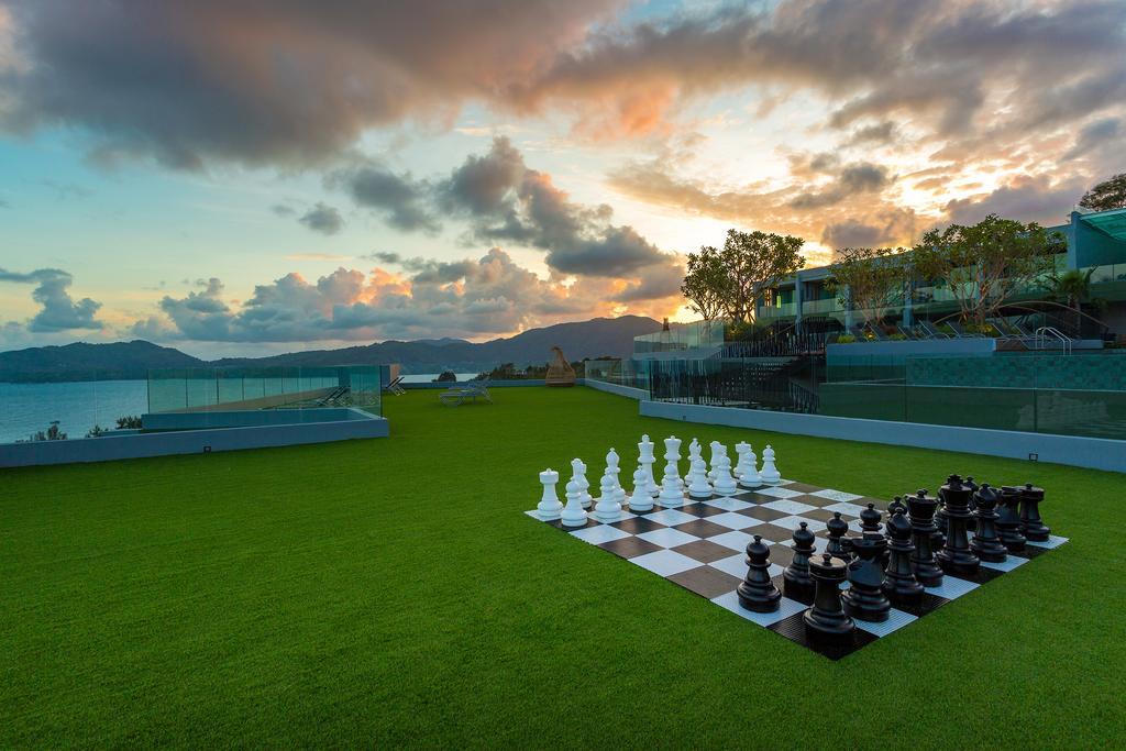 Crest Resort&Pool Villas Patong Esterno foto The lawn at the Ritz-Carlton, Laguna Beach